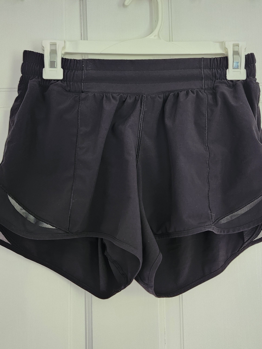 Lululemon Size 6 LR Hotty Hot Shorts
